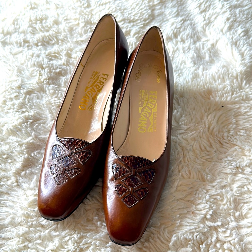 : Salvatore Ferragamo Leather Pumps Size: 9 | IT 39